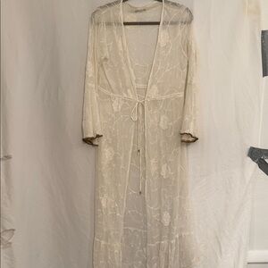 Elegant Sheer Lace Robe - Cream